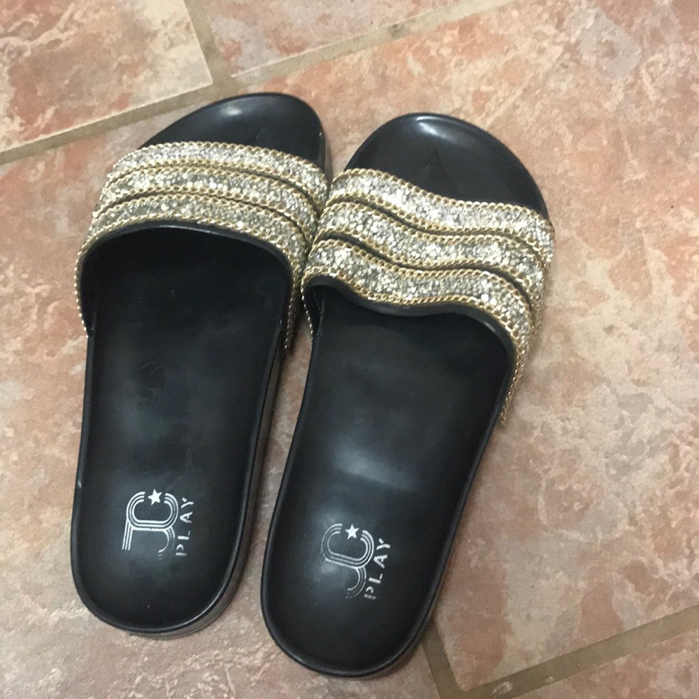 DC rhinestone black flip flops in black